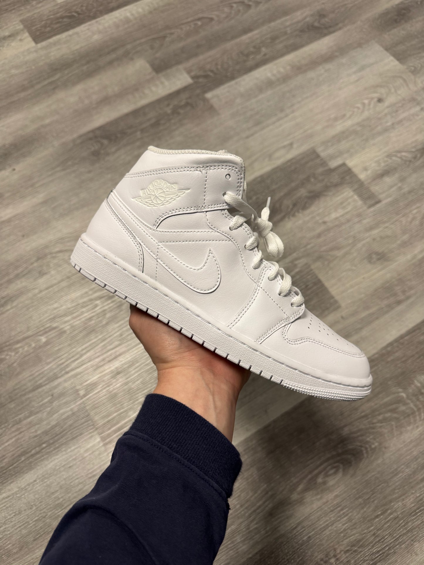 Jordan 1 Mid Triple White / Brand New