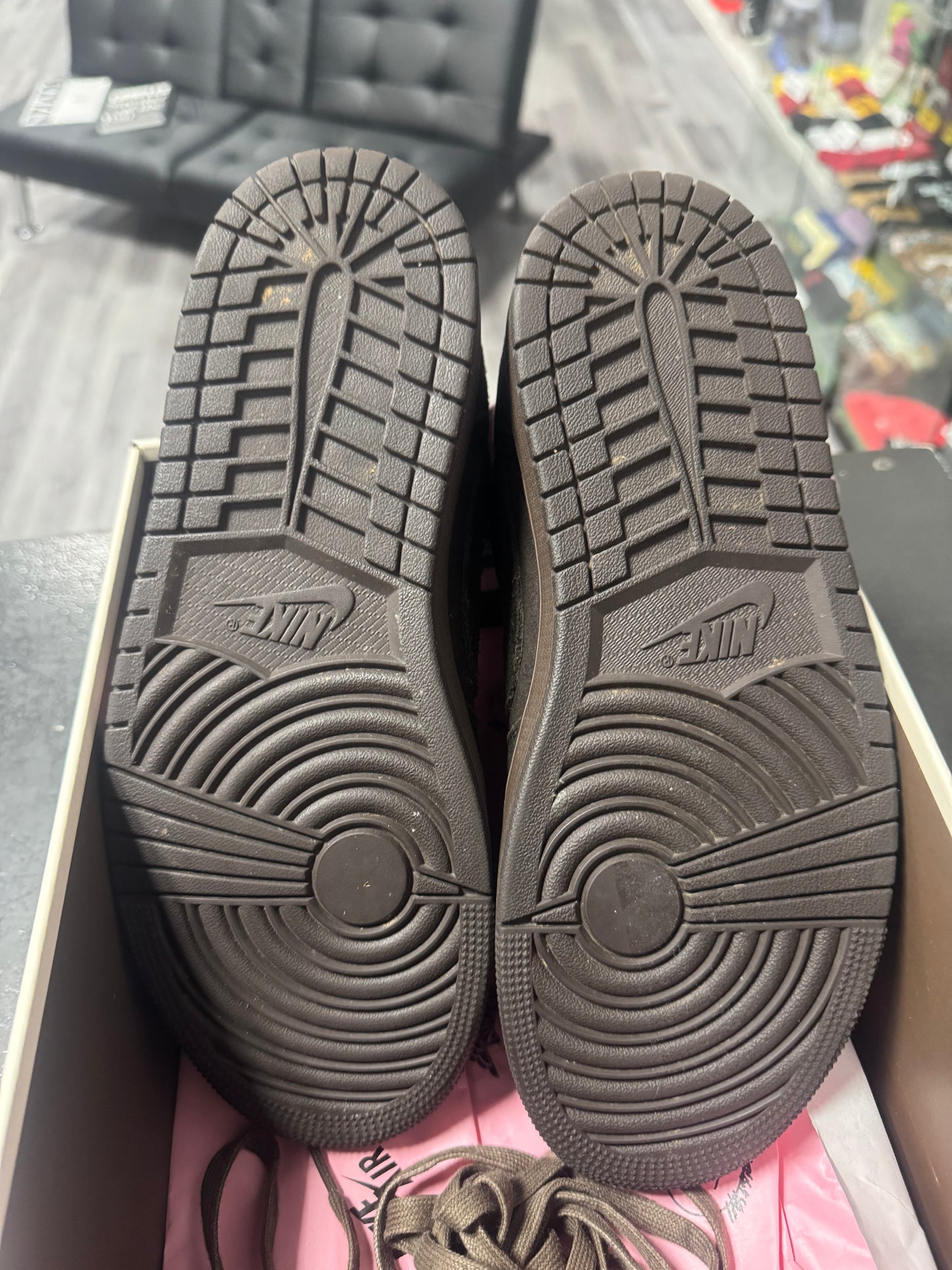 Jordan 1 Low Travis Scott Velvet Brown / Preowned