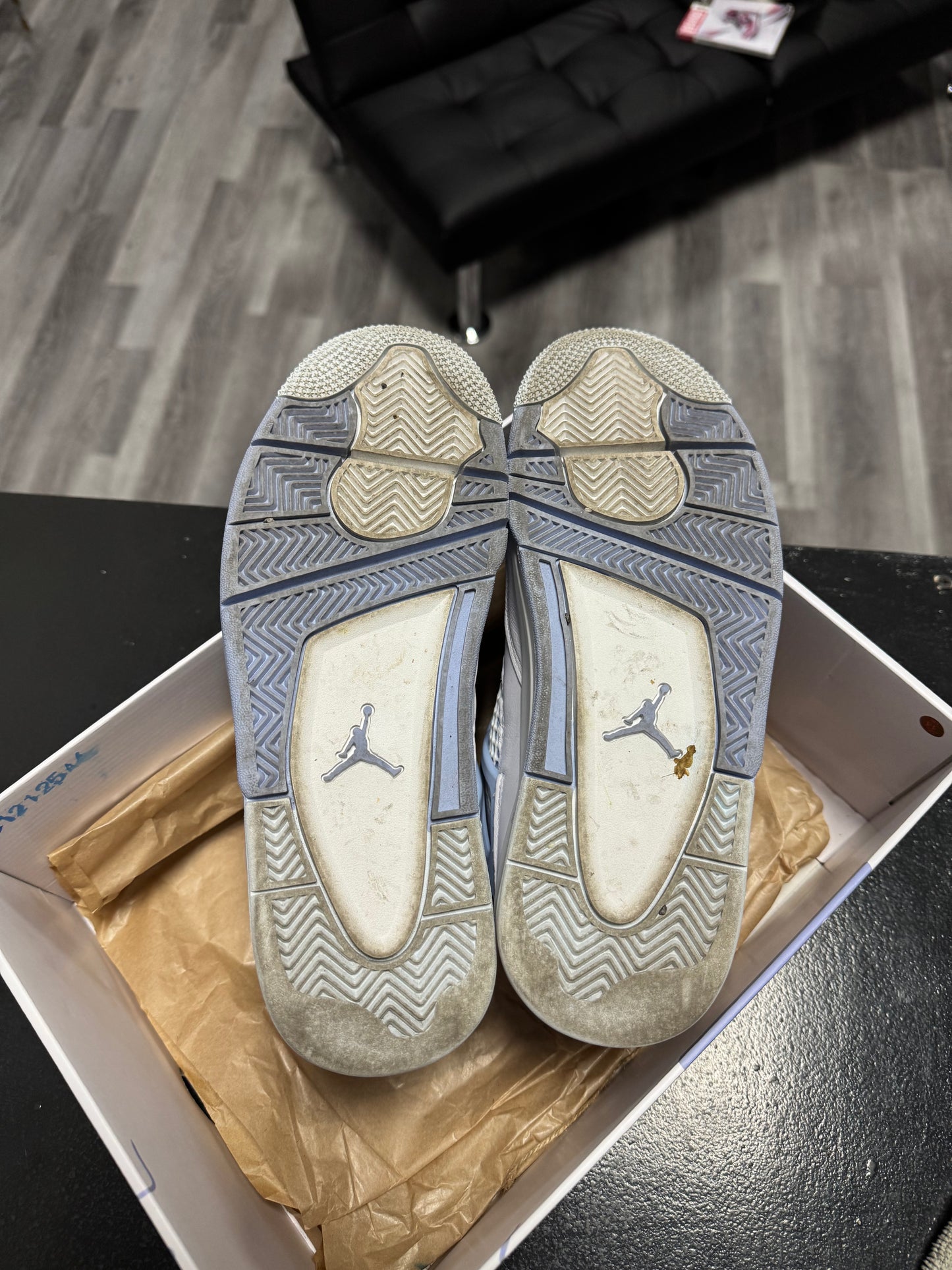 Jordan 4 Forget Me Not / Preowned