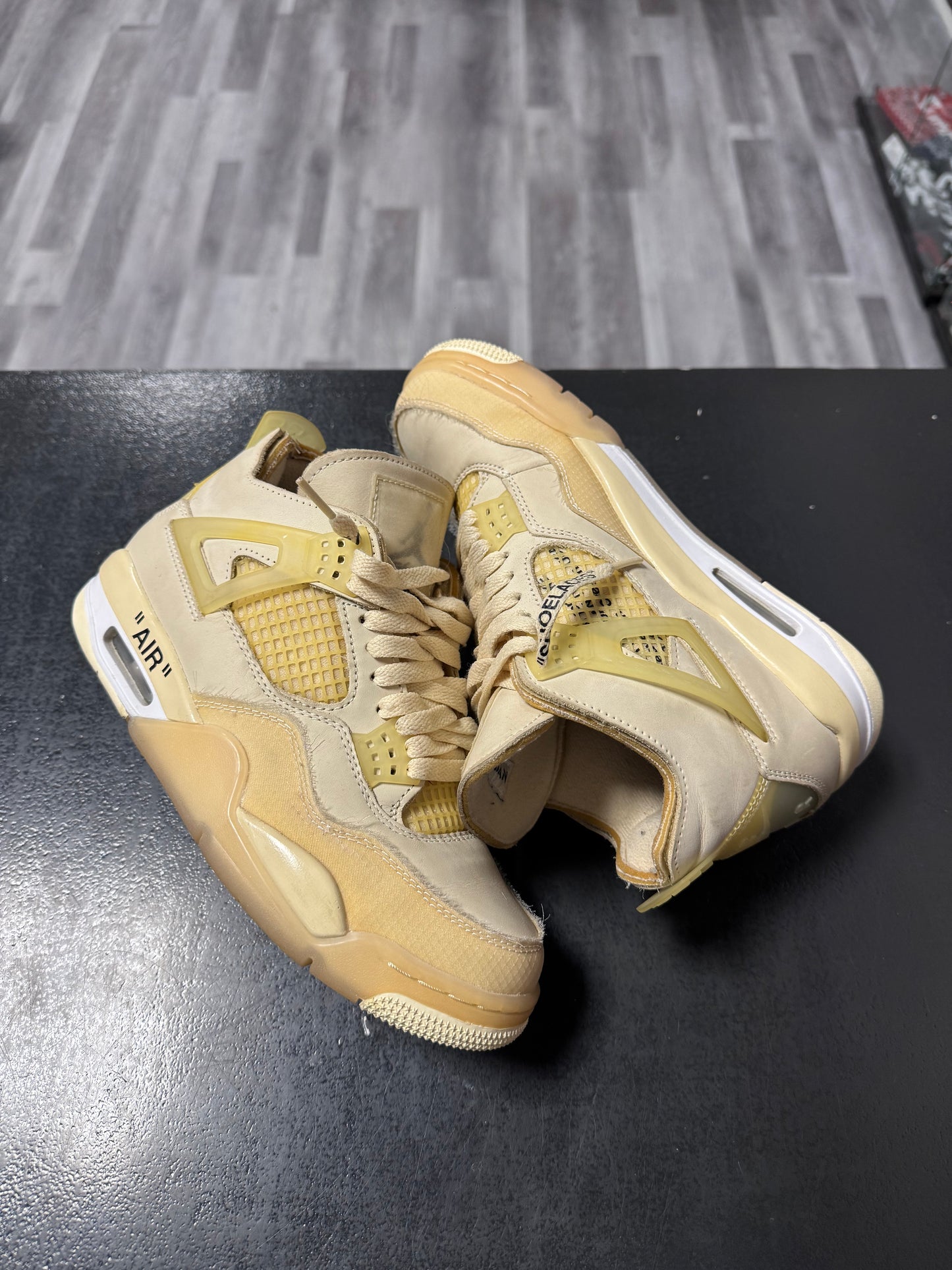 Jordan 4 Off White Sail / Preowned