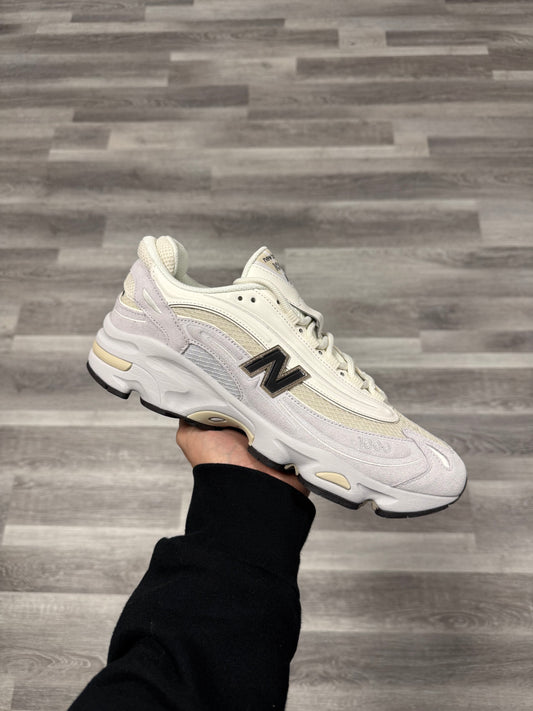 New Balance 1000 Pearl Grey Black / Brand New